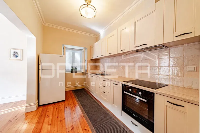 Bellissima casa in pietra nel centro di Blato con garage e ampio cortile – 2
