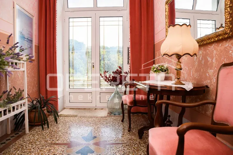 Stone villa near the center of Rab with a garden and terrace – 3