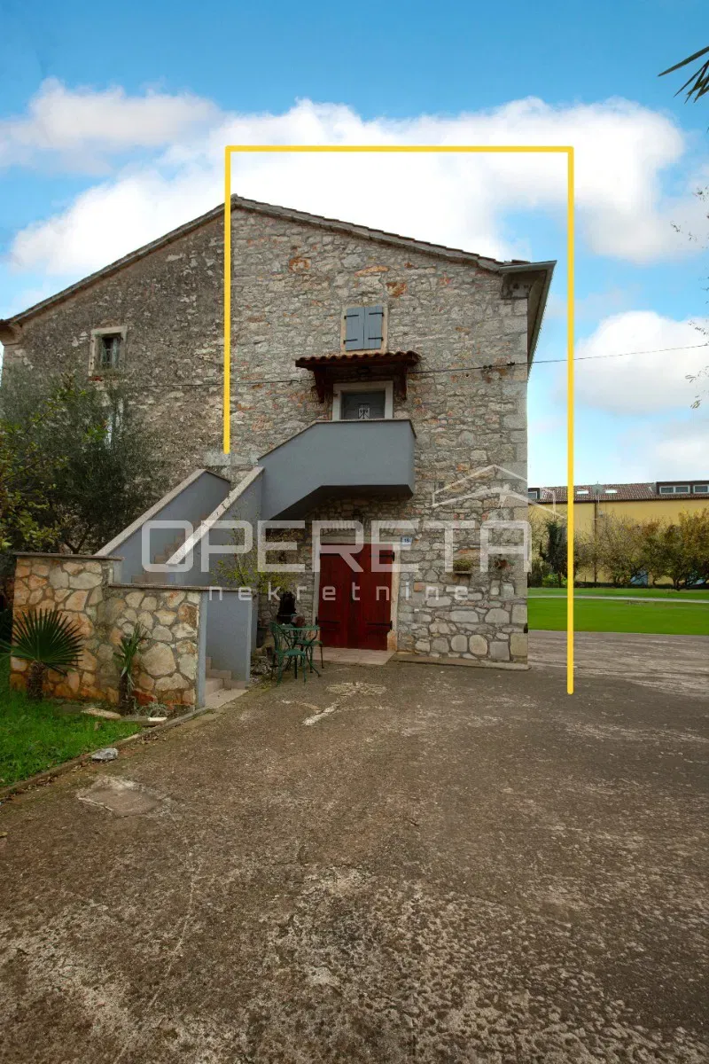 Casa in pietra tradizionale con due appartamenti. – 2