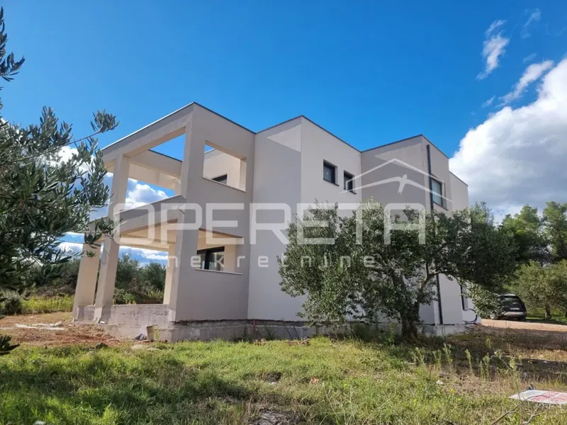 Moderna casa familiare con piscina e ampio giardino – Vodice – 2