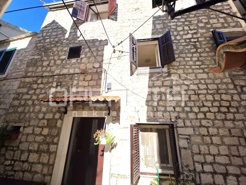 Dom Trogir – 2
