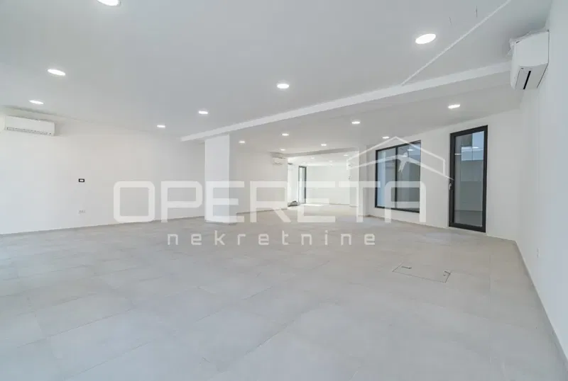 Zakup, Poslovna zgrada, Umag, Umag, 112m2