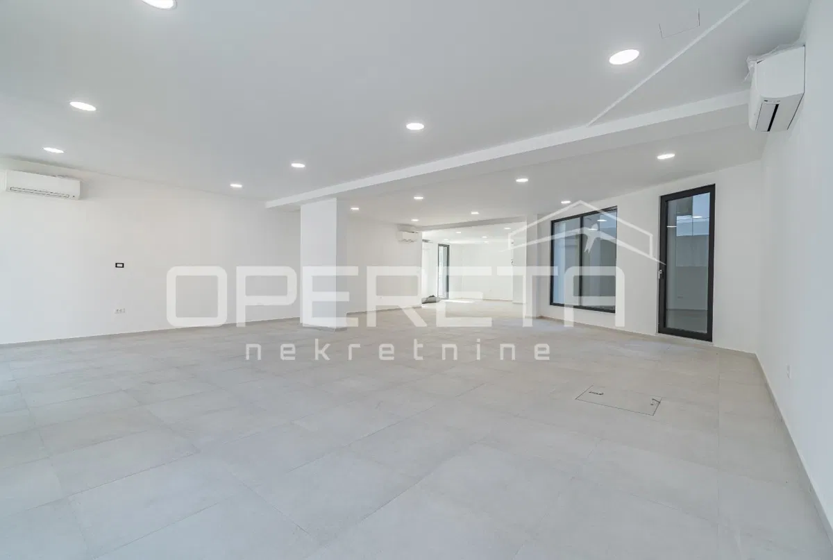 Zakup, Poslovna zgrada, Umag, Umag, 112m2