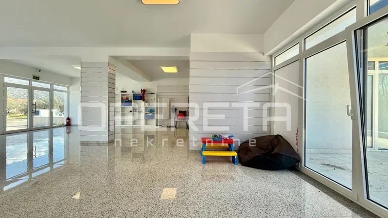 Spazio commerciale attraente di 115 m² con parcheggio – Starigrad Paklenica – 3