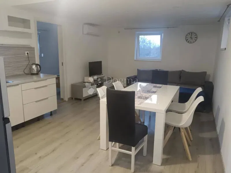 Flat Kastav, 100m2