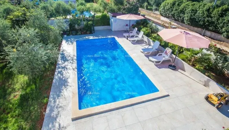 Poreč, Detached House with Pool and 5 Residential Units – 3