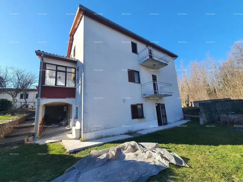 Labin 3-storey house with 3 apartments at a realistic price. – 2