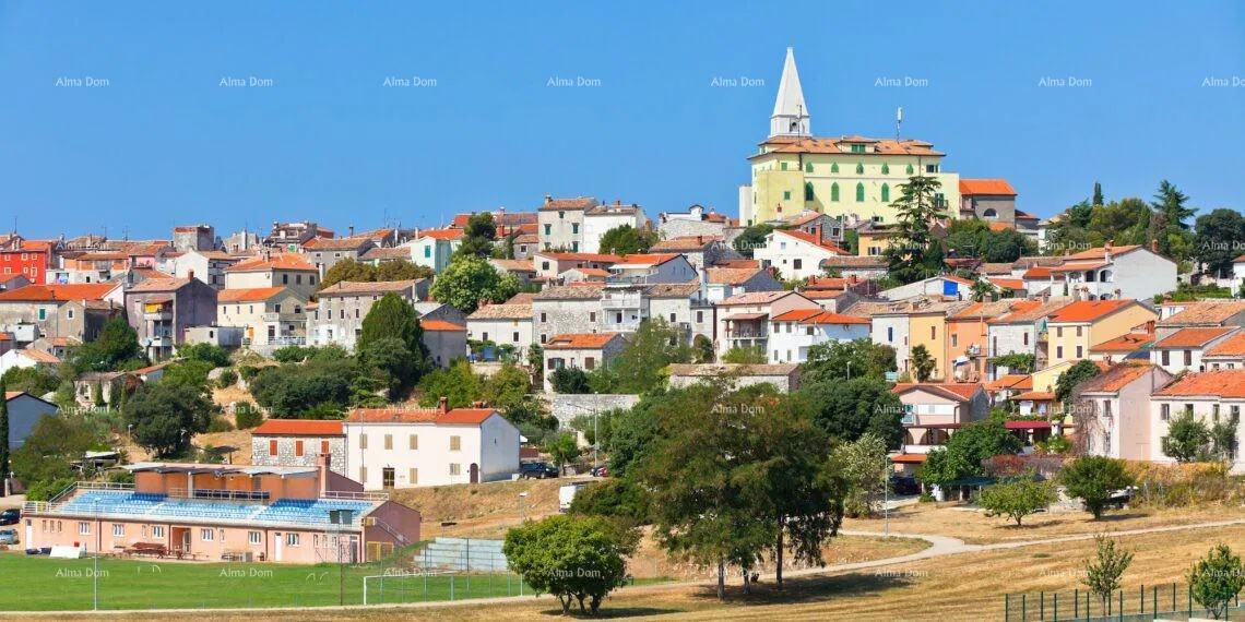 Prodaja- kamena kuća u nizu, u centru Brtonigle!