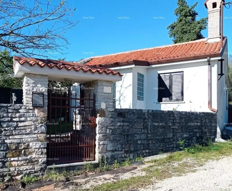 Duplex kuća u blizini Oprtlja, s dvorištem i pogledom na prirodu