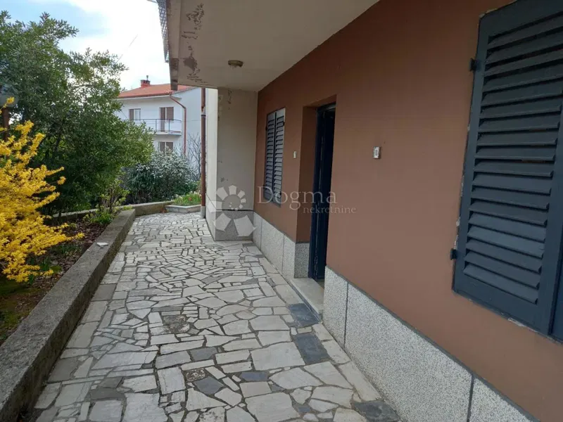 Rijeka, G.Drenova, house with three apartments – 2