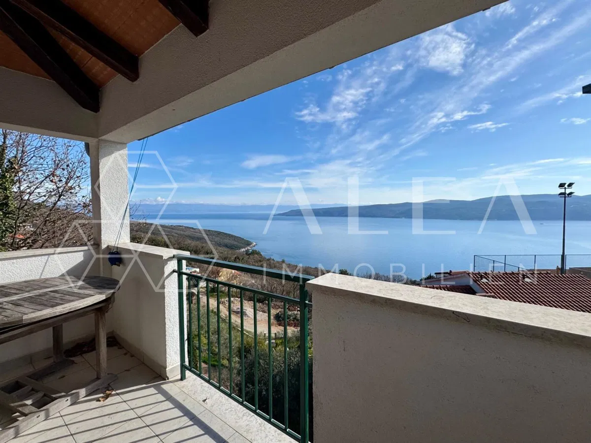 EKSKLUZIVNO KOD NAS! KUĆA S PANORAMSKIM POGLEDOM NA MORE – NAČINOVIĆI (PLOMIN)