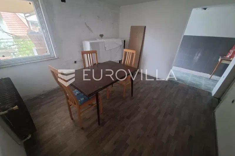 Duga Resa, Gornje Mrzlo Polje Mrežničko, kuća 250 m², 150 m do Mrežnice