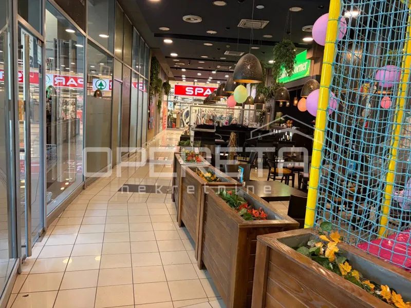 Sale, Street locale, Centar, Heinzelova , 141m2 – 2