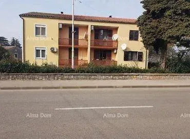 È in vendita un appartamento su due piani a Umago – 2
