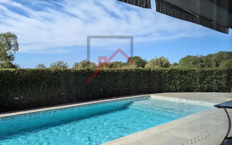 Villa with swimming pool, only 500m from the first beaches – 3