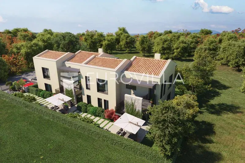 Istria, Poreč - Excellent opportunity, apartment with a garden and two bedrooms – 2