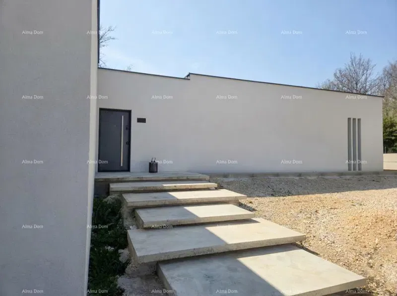 For sale: single-story house in a quiet part of Labin. – 3