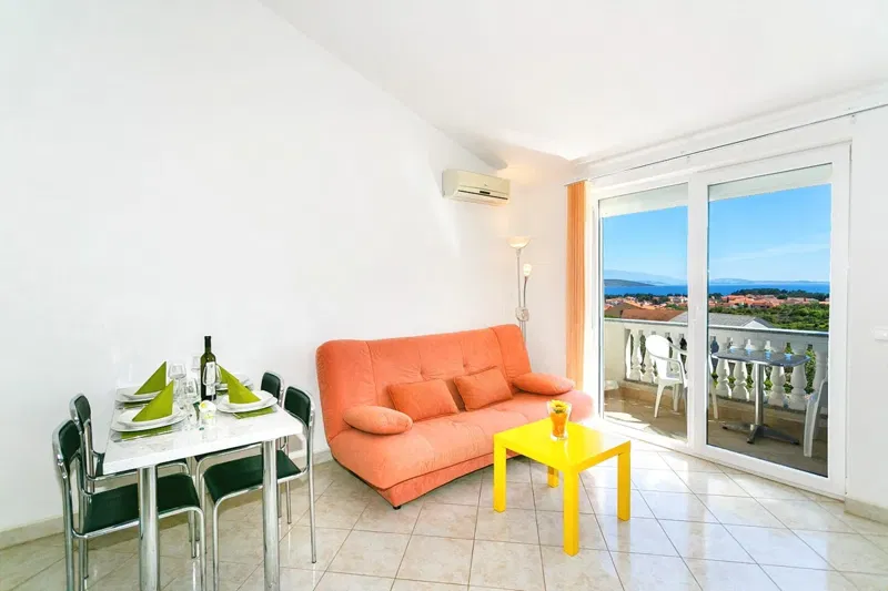 Krk, apartment house with 7 residential units near the sea! – 2