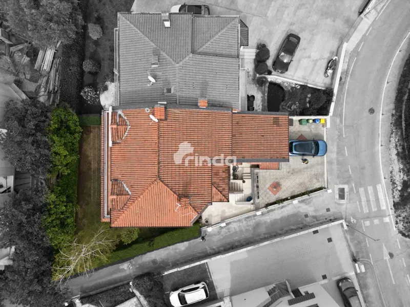 Doppelhaushälfte - 4 Wohneinheiten - Rovinj - 365m2 + (170m2)