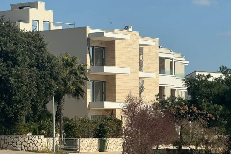 One-bedroom apartment with sea view – 3