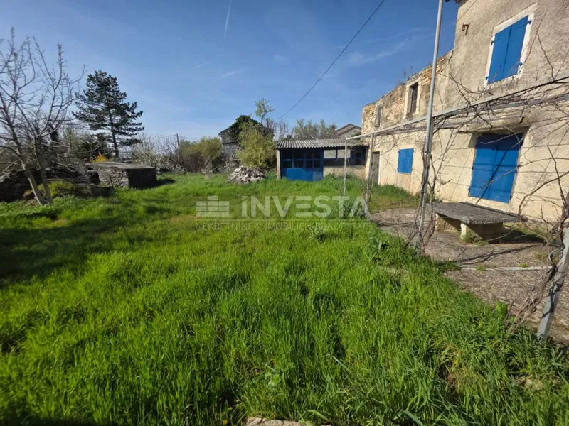 Stone house with spacious land in the heart of Istria – 2