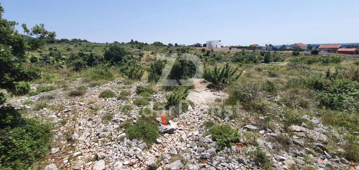 Zemljište površine 678 m2 na izvrsnoj lokaciji u Kakmi