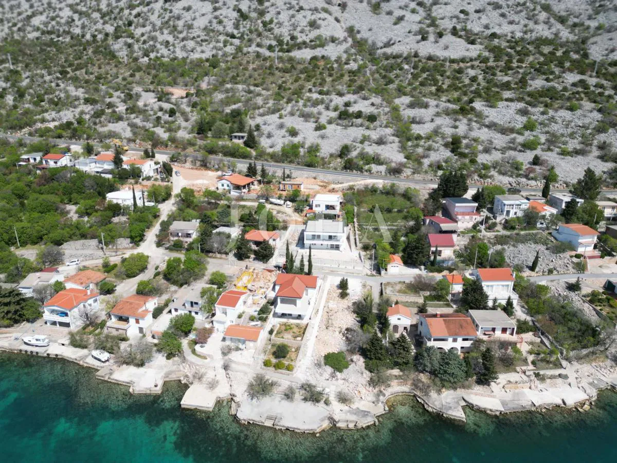 Barić Draga teren