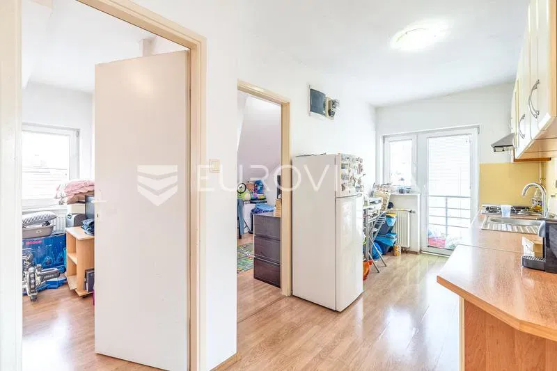 Zagreb, Dubec, house with 5 residential units, 280 m² – 2
