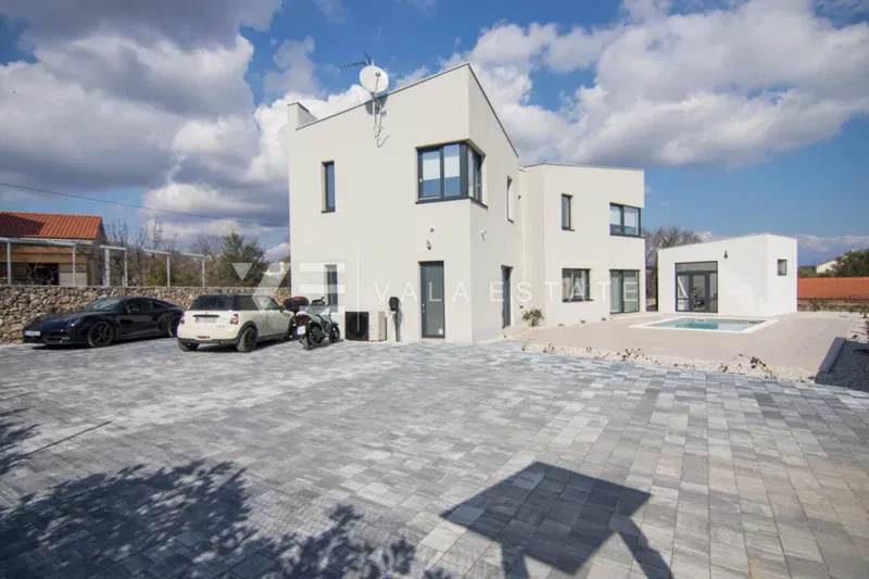 NEW LUXURY VILLA WITH SWIMMING POOL IN QUIET ENVIRONMENT – 2