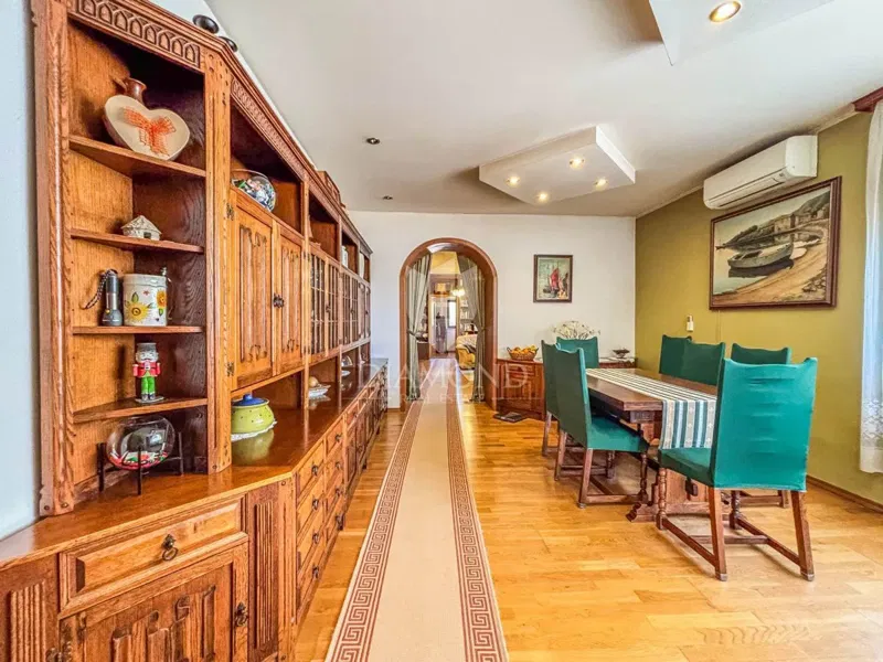 Novigrad, dintorni, casa con potenziale commerciale! – 3