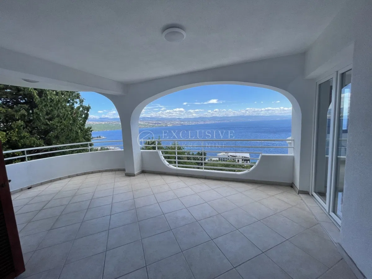 OPATIJA - STAN 2S+DB U VILLI - PANORAMSKI POGLED - PARKING!!!