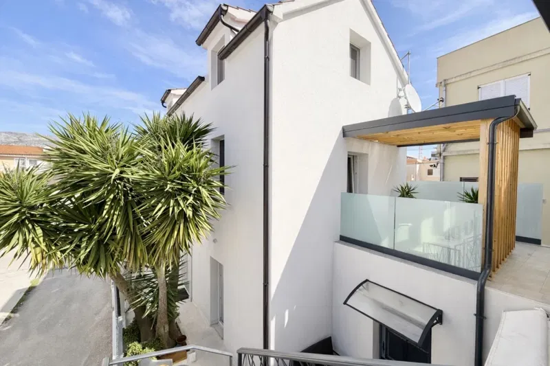 Modern apartment house with 6 units in an excellent location – 2