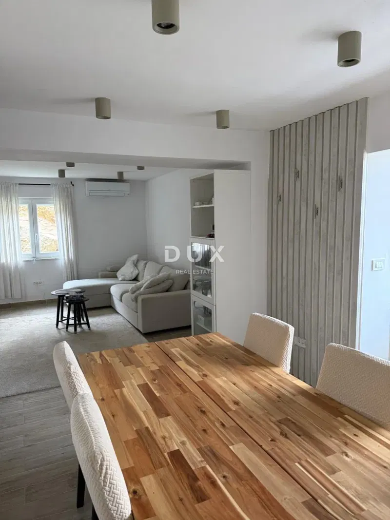 INSEL VIS, VIS – Apartment in zweiter Reihe vom Wasser aus, komplett renoviert und möbliert
