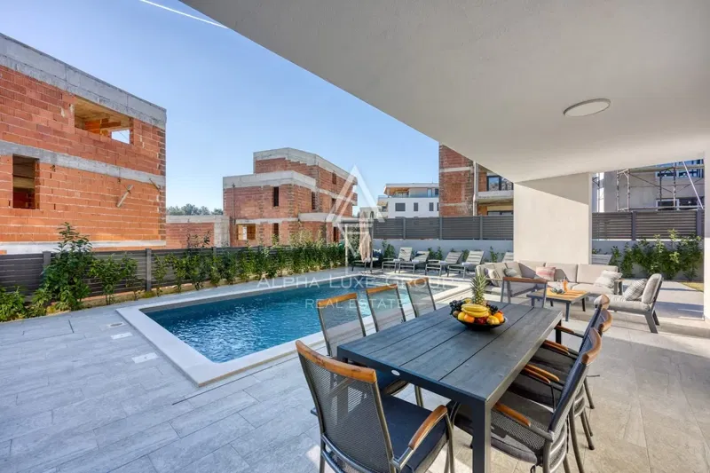 Istria, Poreč: Modern semi-detached home pool spa – 2