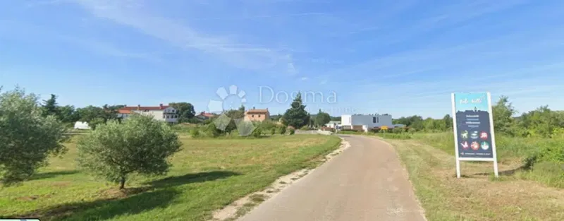 Земля под застройку Raponji, Svetvinčenat, 684m2 – 2