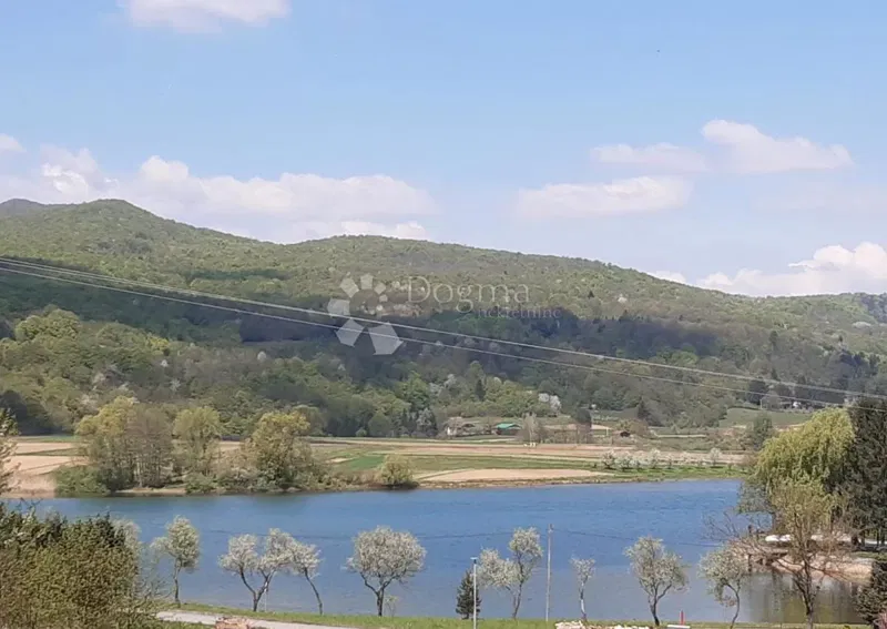 Építési telek Ogulin, 2.411m2