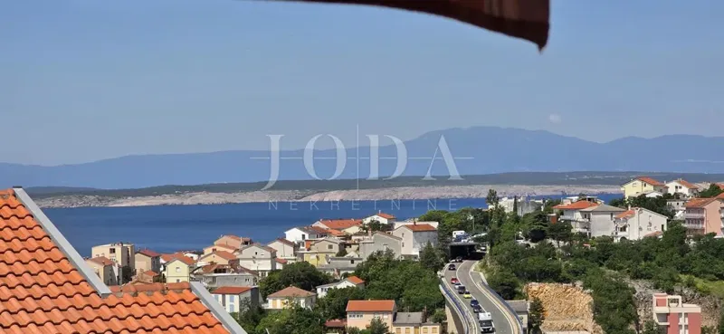 Crikvenica – spacious 3-bedroom apartment, quiet location, 550 m from the sea, parking – 3