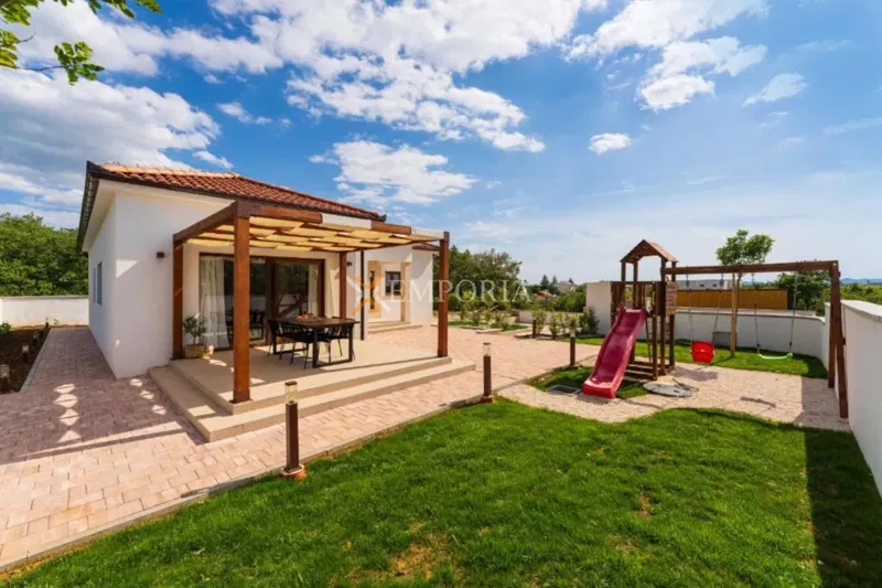 Murvica – namještena kuća s bazenom, novogradnja