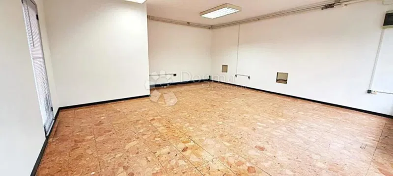 Locale commerciale Centar, Jastrebarsko, 37,50m2 – 2