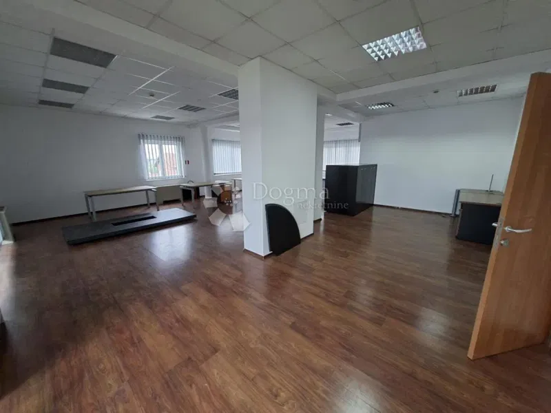 Business premise Lučko, Novi Zagreb - Zapad, 685m2 – 2