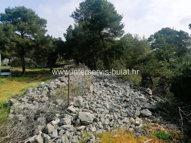 .::: Bilice, building land 858 m2 :::. – 2