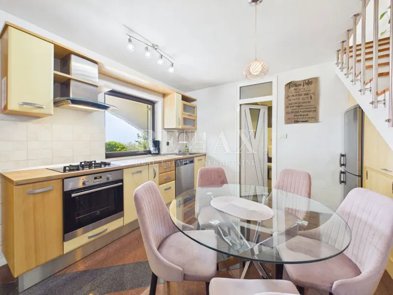 Crikvenica - casa con due unità abitative e giardino – 3