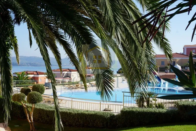Umag, Crveni Vrh, Appartamento lussuoso e spazioso con due camere da letto nel Skiper Resort, a 50 m dal mare – 2