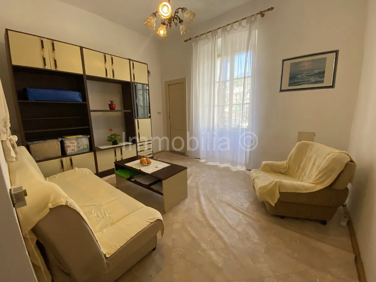 PRILIKA!2.480 EUR/M2! STAN 52 M2 , 1.KAT , PARKING , ŠIRI CENTAR,PULA