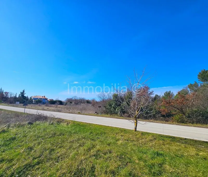 PRILIKA! SAMO 5 EUR/M2! ZEMLJIŠTE 5.759 m2 , BIJAŽIĆI (ŠTOKOVCI) !