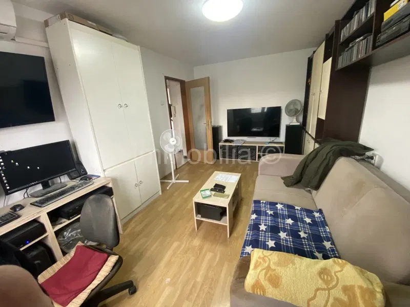 PULA, STAN U CENTRU, 27 m2, 5. KAT, PARKING