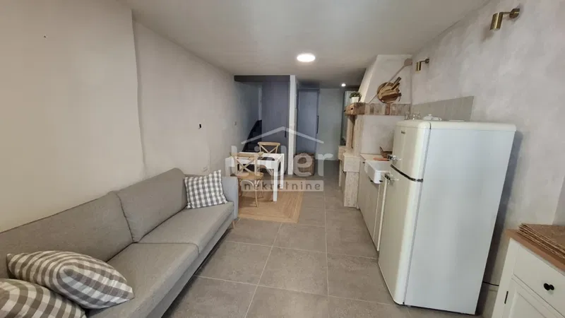 OMIŠALJ-Stan 80 m² u renoviranoj kamenoj kući – 2