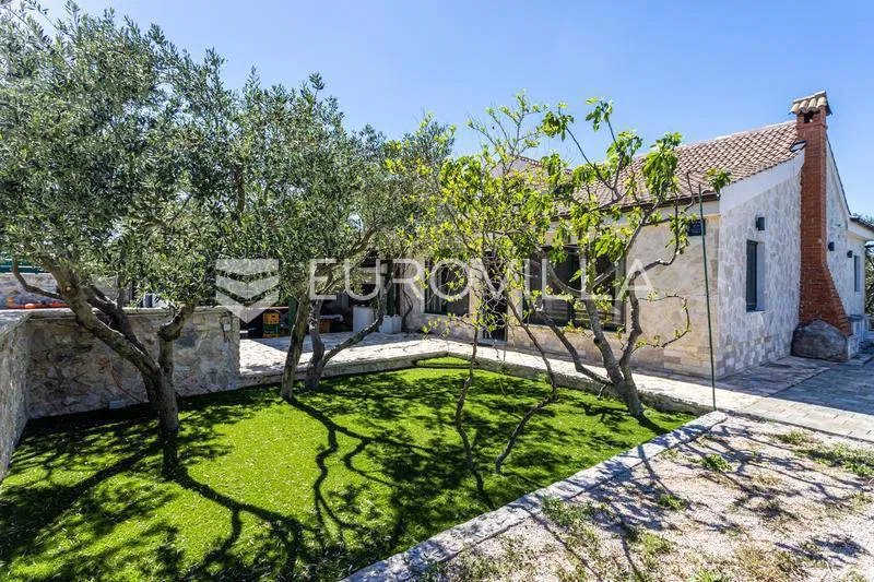 Gaćelezi, house with swimming pool and gallery on a spacious plot of 4633 m² – 2