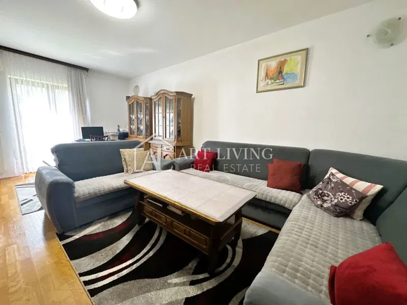 Umag, center - two-bedroom apartment 84 m2 in an excellent location, 400 m from the sea – 2