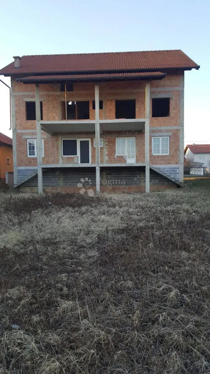 Hiša Podvinje, Slavonski Brod, 720m2